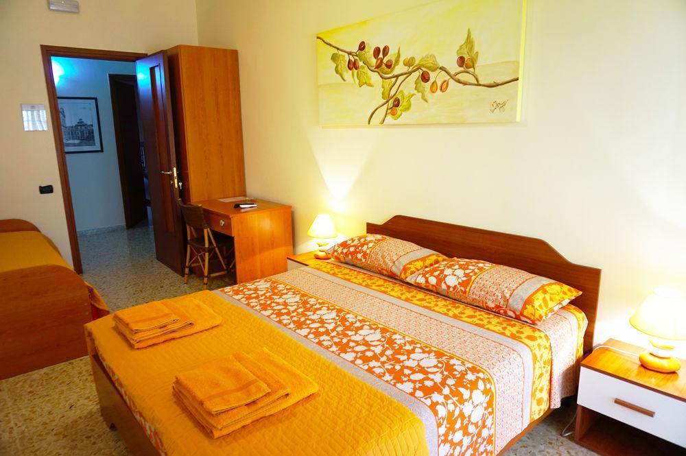 B&B Piazza 300Mila Lecce Eksteriør billede