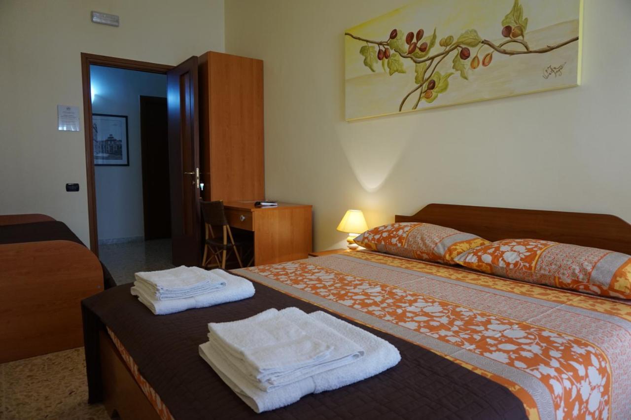 B&B Piazza 300Mila Lecce Værelse billede