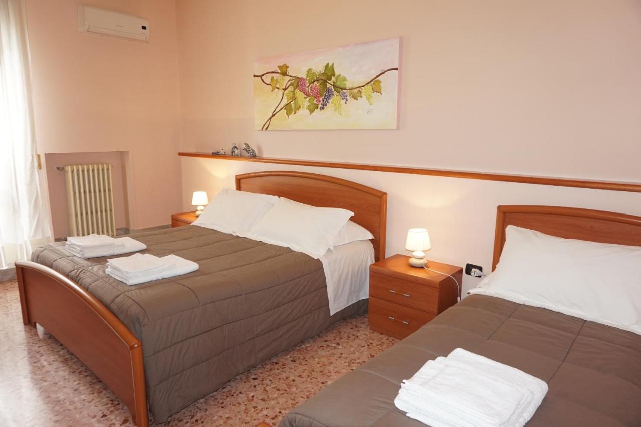 B&B Piazza 300Mila Lecce Eksteriør billede