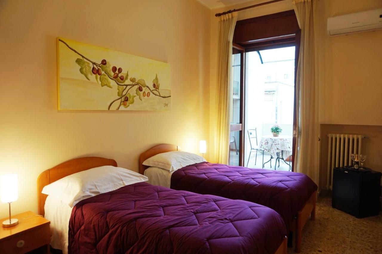 B&B Piazza 300Mila Lecce Eksteriør billede